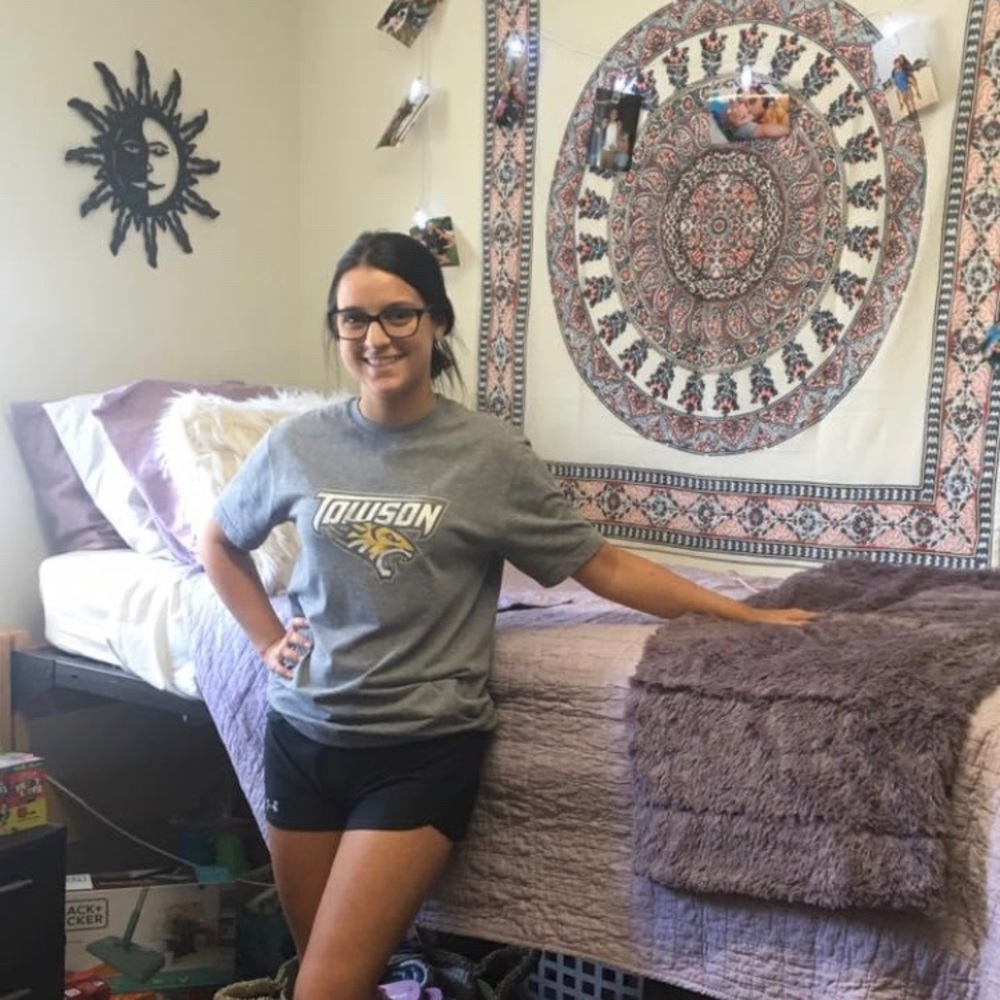 Complete room set up for that college dorm.